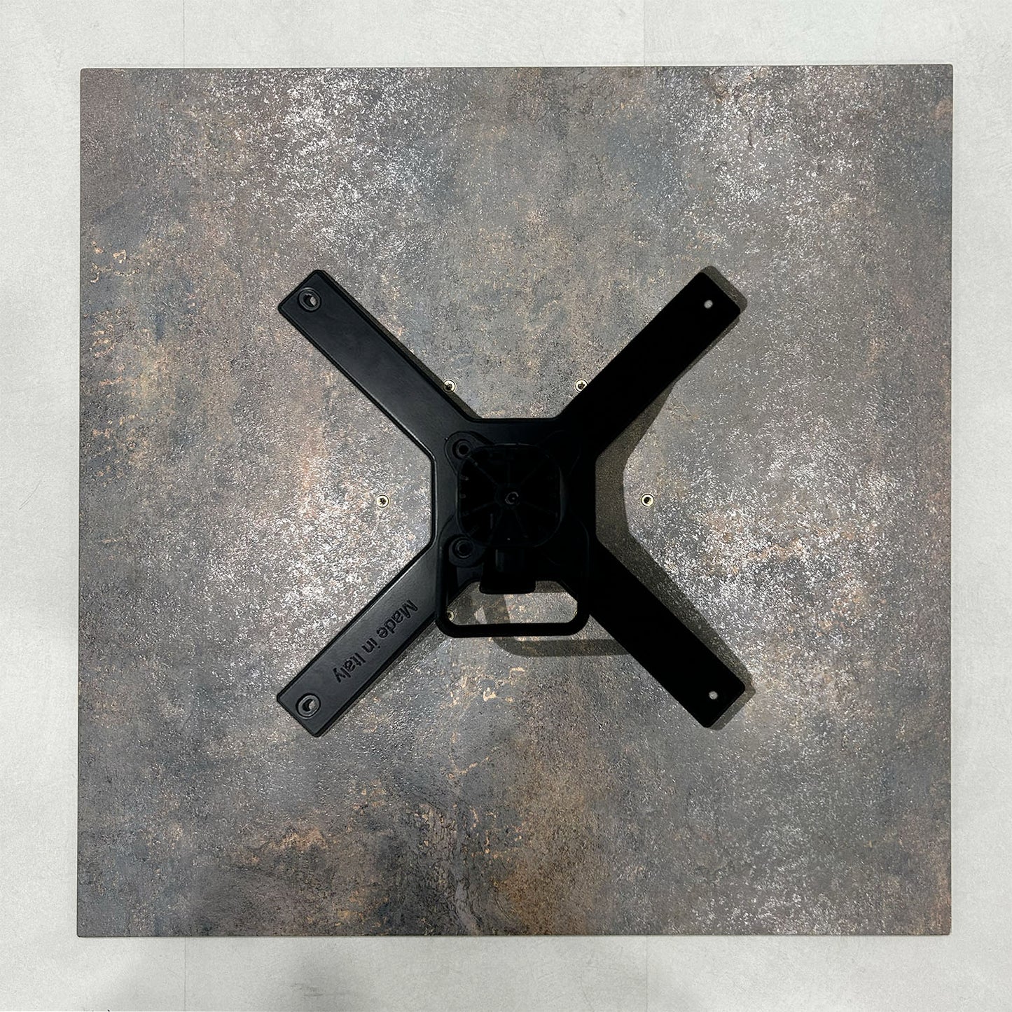 plateau de table sur mesure restaurant underground rouille compact restootab