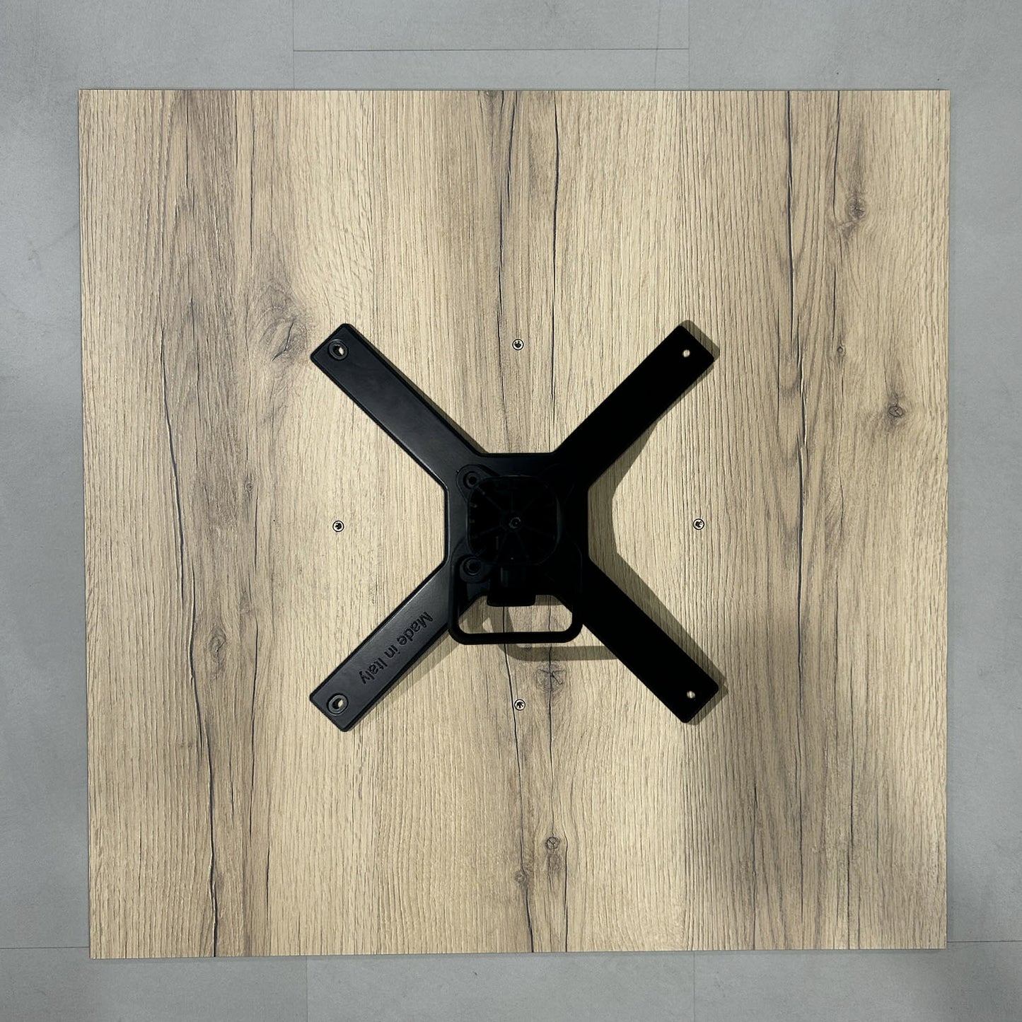 perçage piétement plateau de table déstockage chêne delano Restootab promotion avec croix nemo