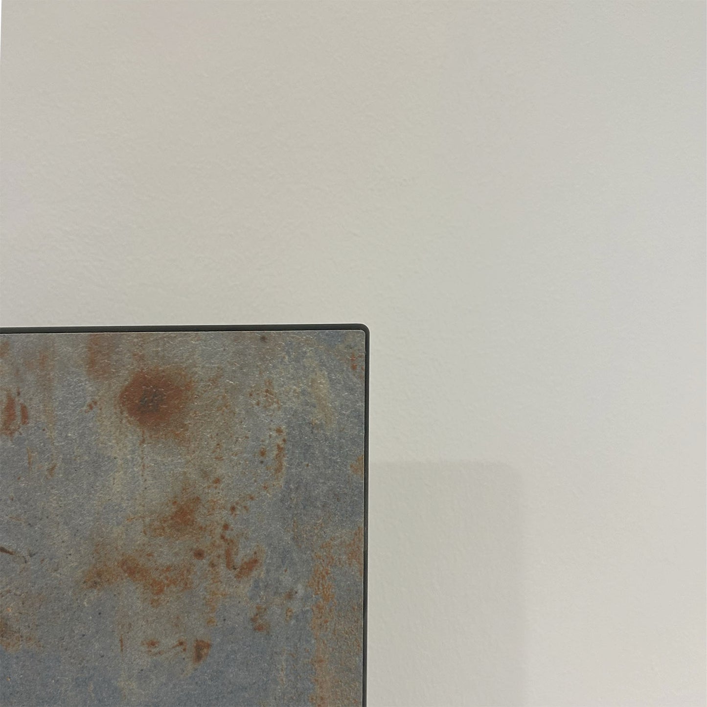 plateau de table sur mesure restaurant gris rouille compact restootab