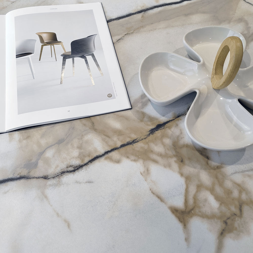 plateau de table sur mesure décor marbre Calcuta pour restaurant Restootab