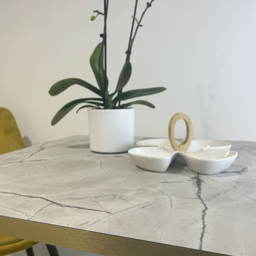 plateau de table sur mesure restaurant marbre venato chants laiton restootab