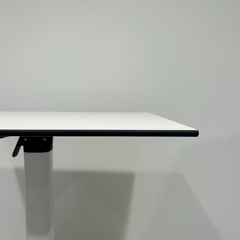 plateau de table sur mesure restaurant blanc ame noire compact restootab