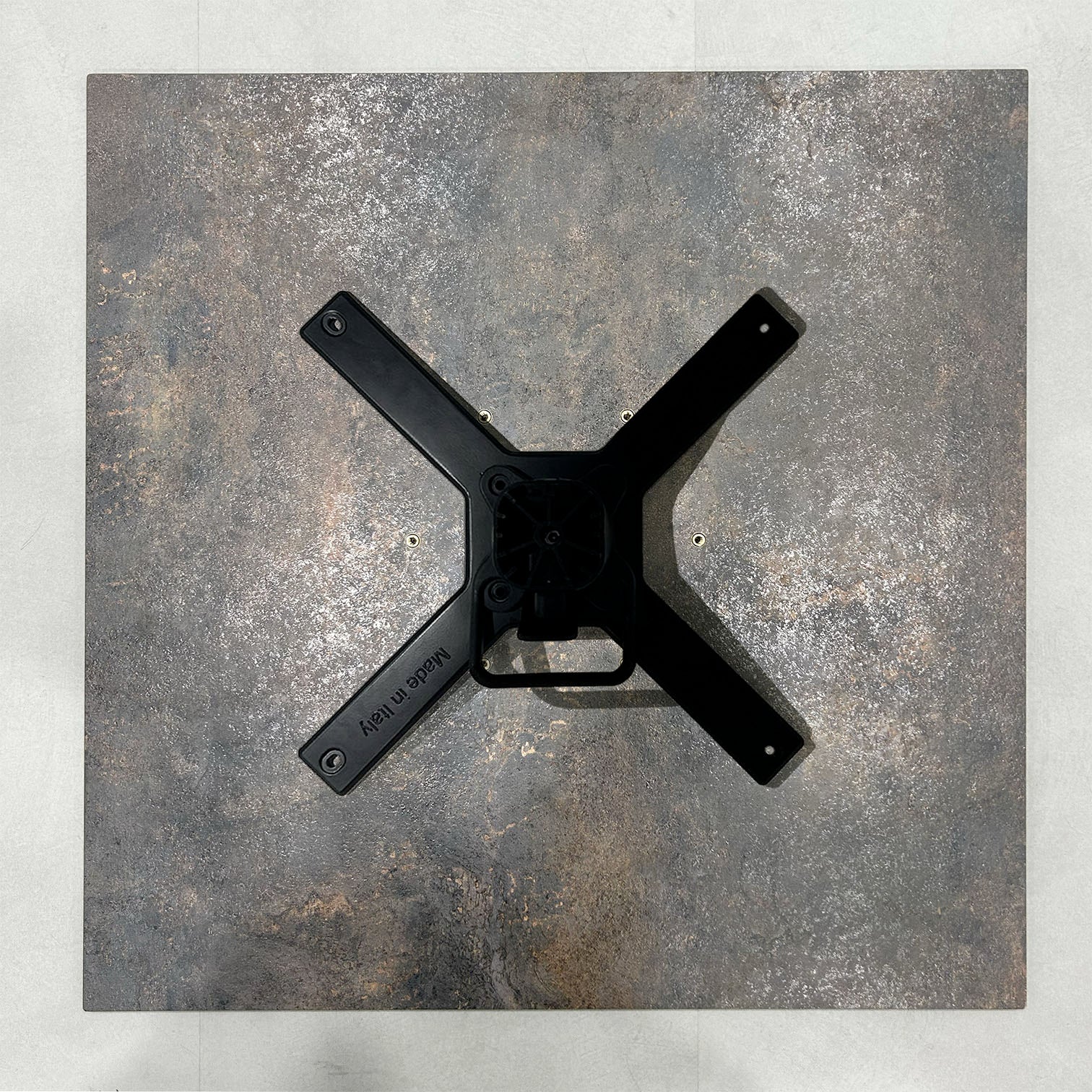 plateau de table sur mesure restaurant underground rouille compact restootab