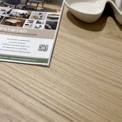 plateau de table sur mesure décor chêne clair pour restaurant Restootab