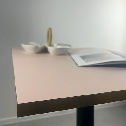 plateau de table sur mesure restaurant rose bourbon chants laiton restootab