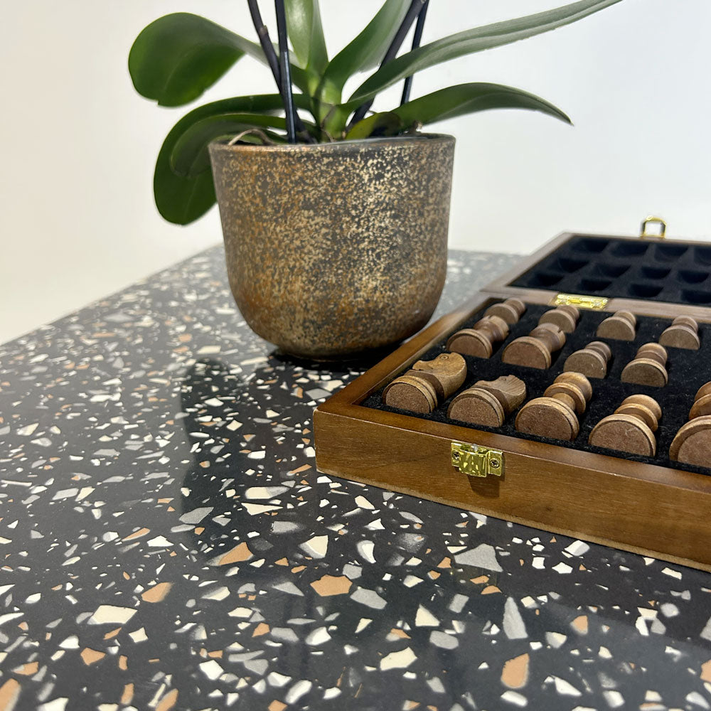 plateau de table sur mesure restaurant terrazzo black chip restootab