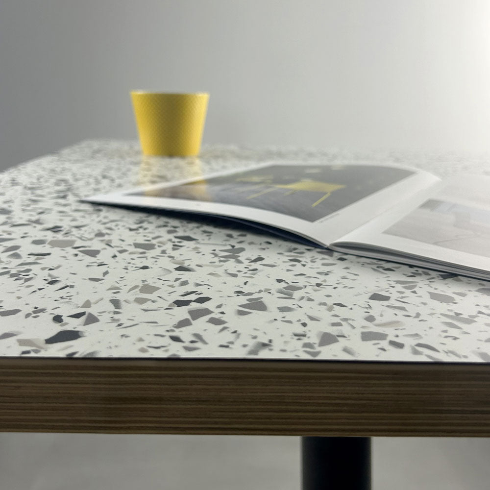 plateau de table sur mesure restaurant terrazzo white chip restootab